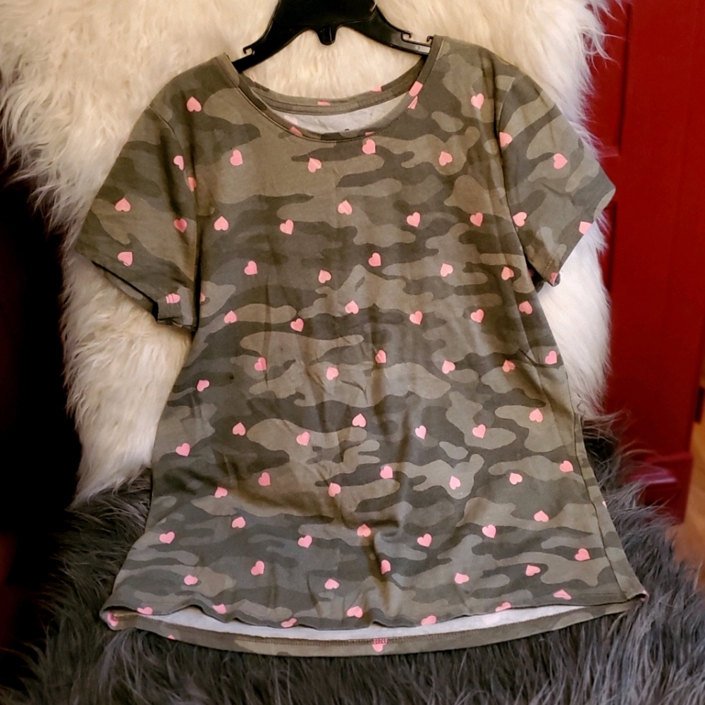 SO girls favorite tee